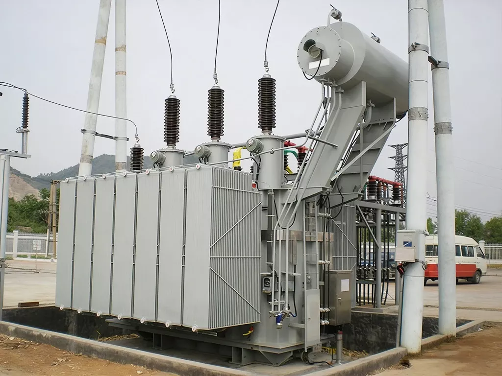 Transformador sumergido en aceite de 35 kV 02.webp
