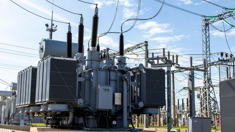 1Large-outdoor-oil-immersed-transformer.jpg