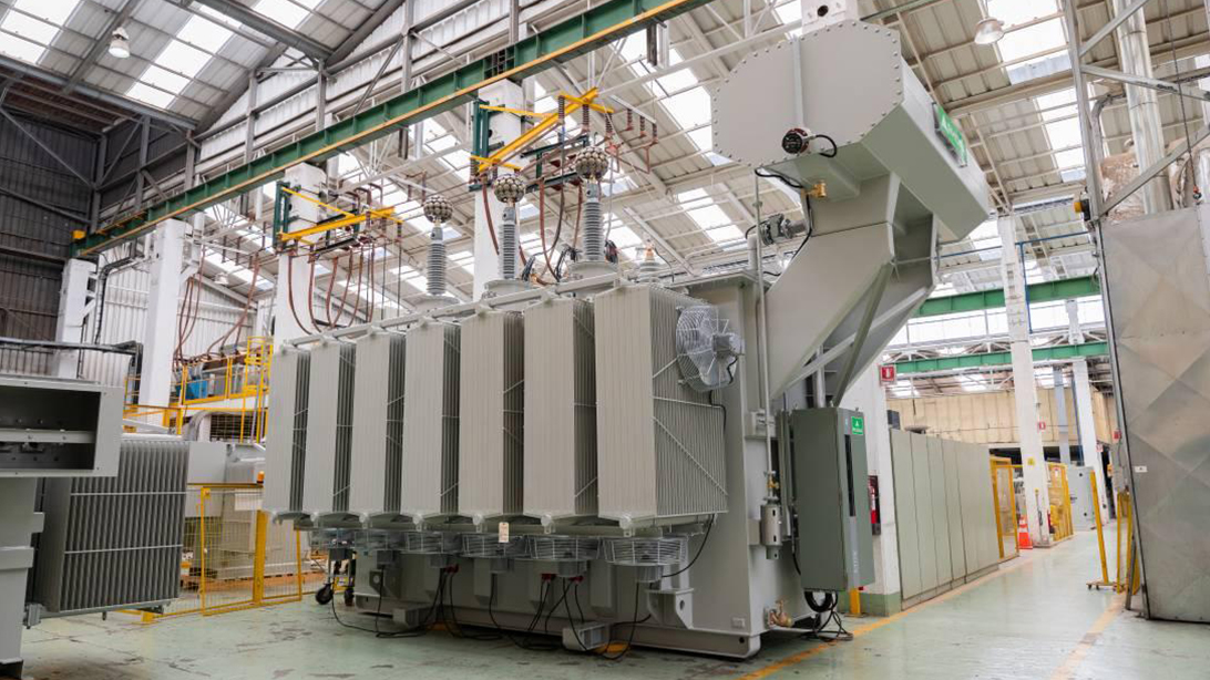 2---2500-kVA-transformers-are-widely-used-in-manufacturing-plants,-new-energy-bases,-and-industrial-parks..jpg